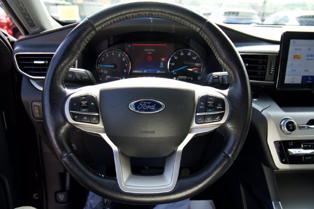 Certified 2021 Ford Explorer XLT w/ Equipment Group 202A AWD/4WD image 16