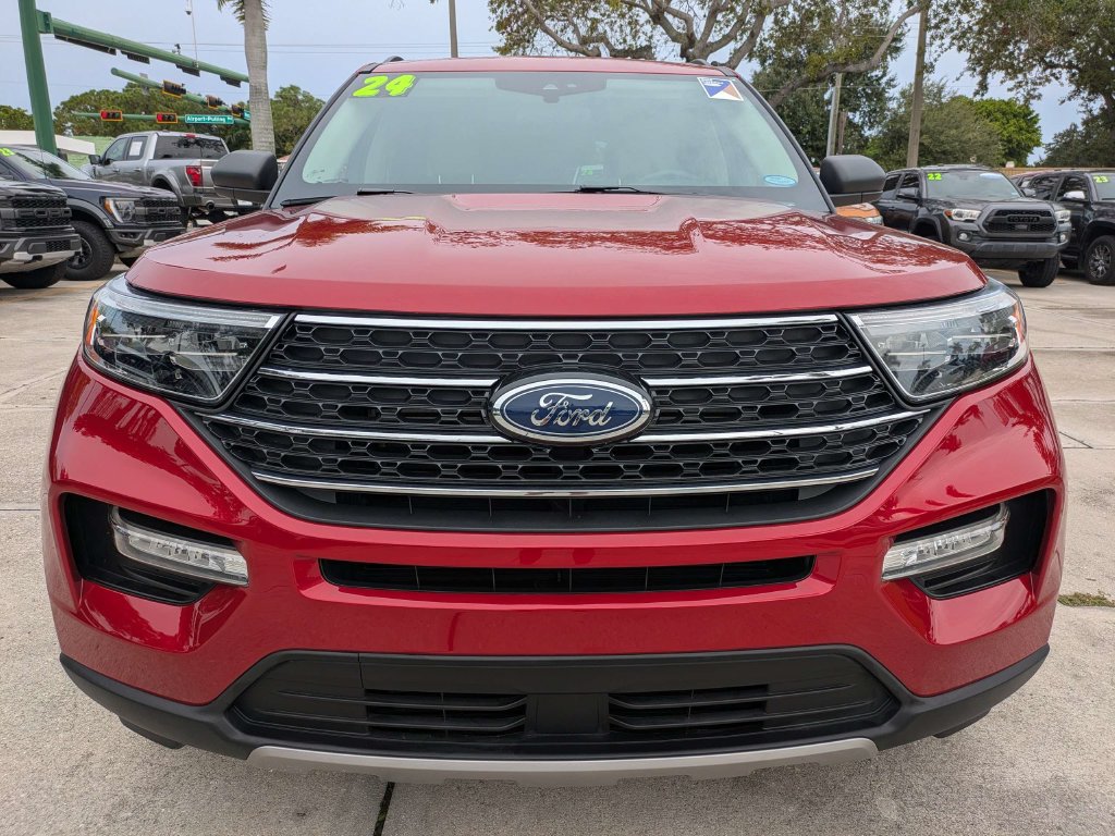 Certified 2024 Ford Explorer XLT AWD/4WD image 8