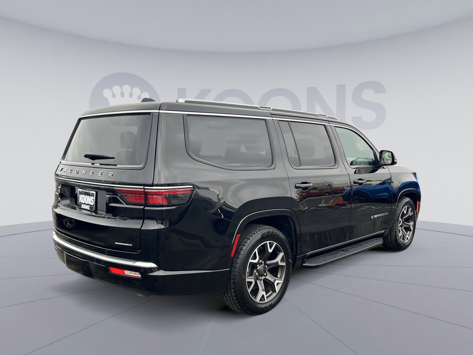 Used 2024 Jeep Wagoneer Series III AWD/4WD image 11
