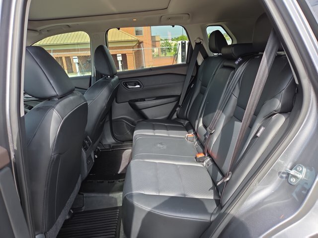 Used 2023 Nissan Rogue SV w/ SV Premium B Package FWD image 11