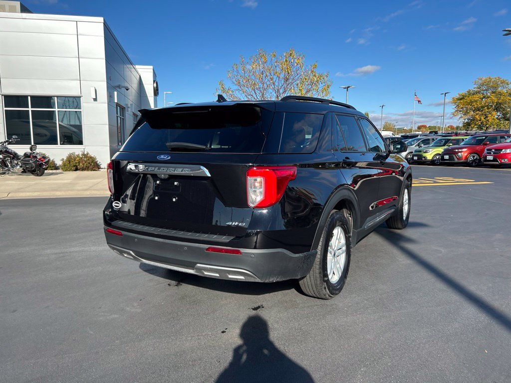 Certified 2022 Ford Explorer XLT w/ Equipment Group 202A AWD/4WD image 6