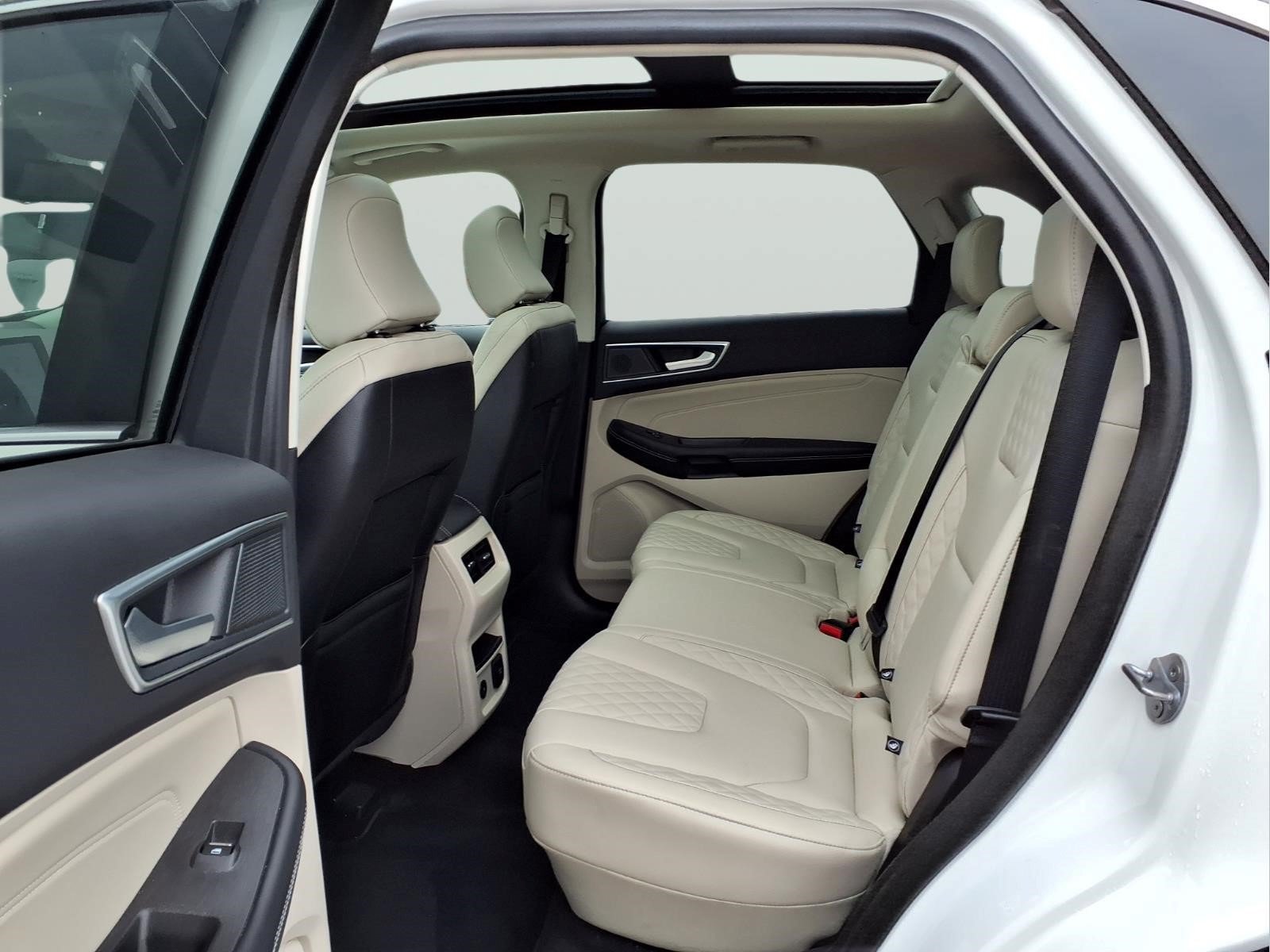Certified 2024 Ford Edge Titanium AWD/4WD image 10