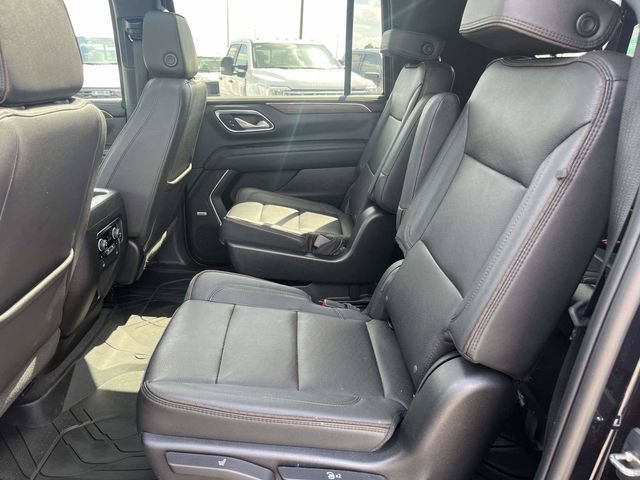 Used 2023 Chevrolet Suburban High Country AWD/4WD image 13