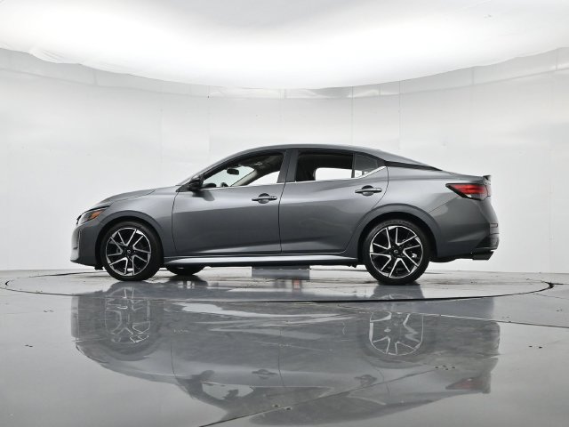 Used 2025 Nissan Sentra SR FWD image 38