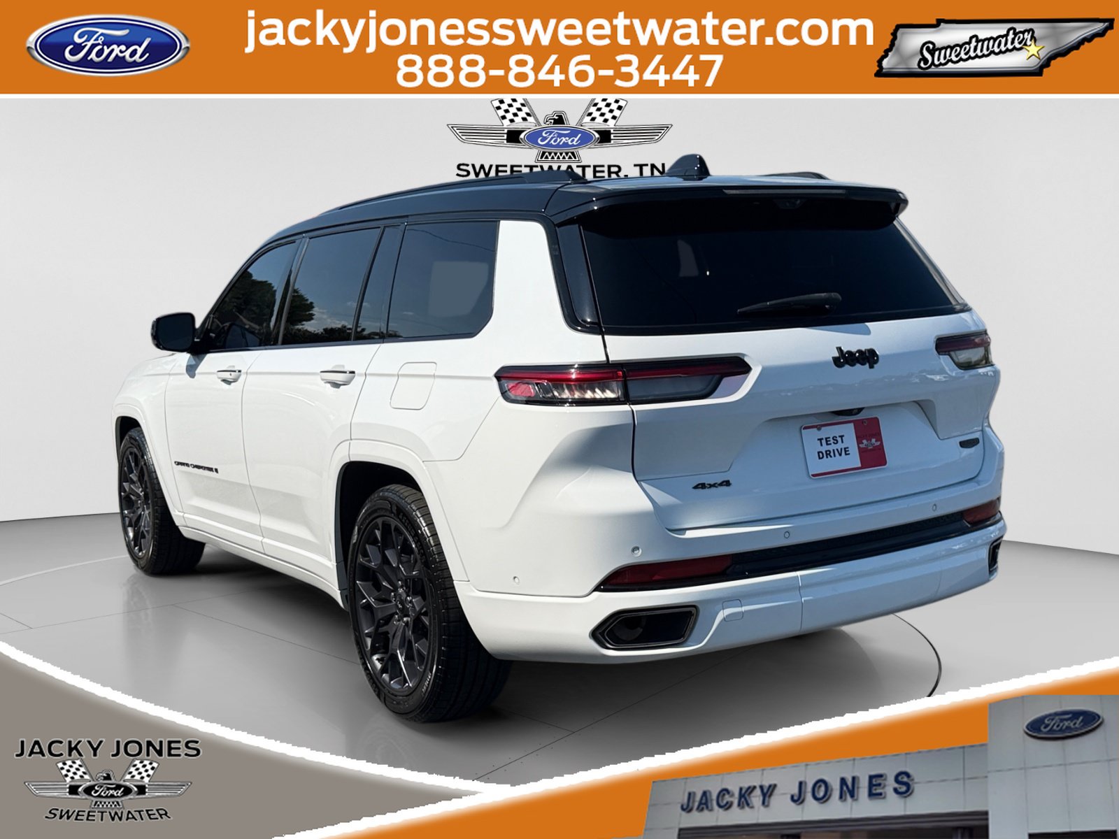 Used 2023 Jeep Grand Cherokee L Summit w/ Advanced Protech Group IV AWD/4WD image 3