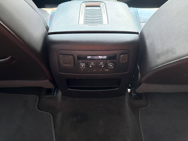 Used 2018 GMC Yukon Denali AWD/4WD image 26