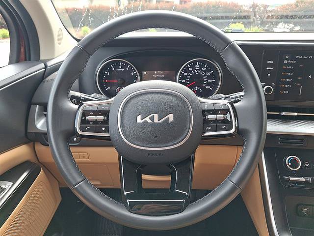 Used 2024 Kia Carnival LX FWD image 16