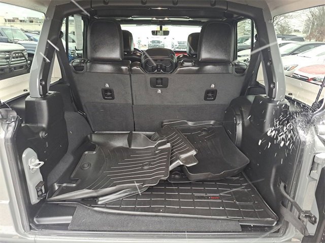 Used 2023 Jeep Wrangler Unlimited Rubicon w/ Cold Weather Group image 28