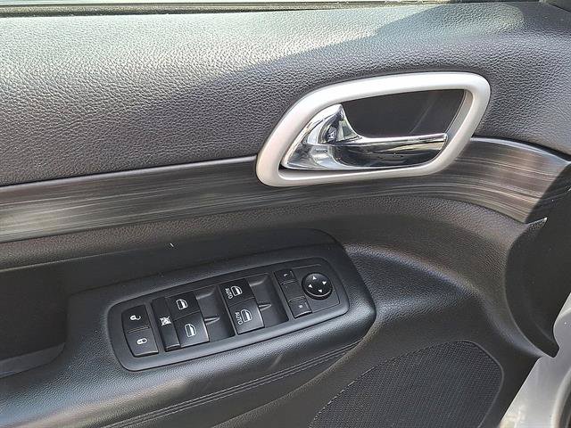 Used 2021 Jeep Grand Cherokee Laredo X AWD/4WD image 10