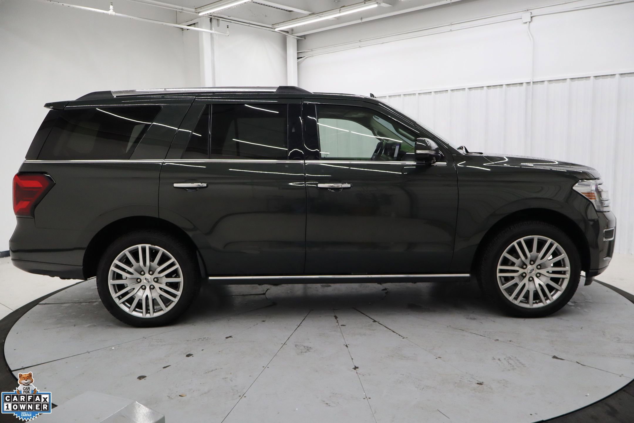 Certified 2023 Ford Expedition Limited image 2