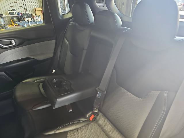 Used 2024 Jeep Compass Latitude AWD/4WD image 13