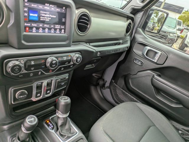 Used 2020 Jeep Wrangler Sport image 18