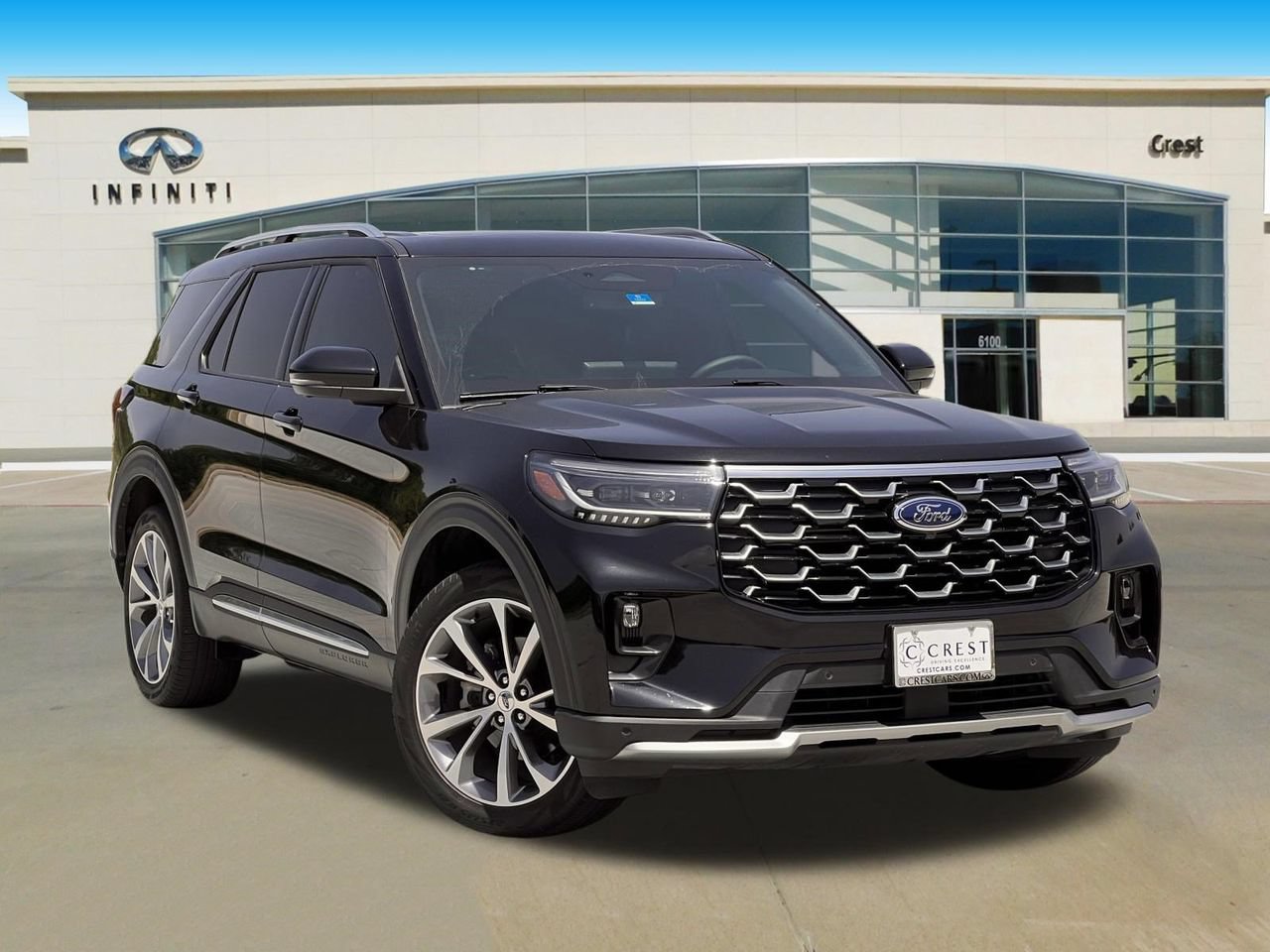Certified 2025 Ford Explorer Platinum w/ Ultimate Package AWD/4WD image 2