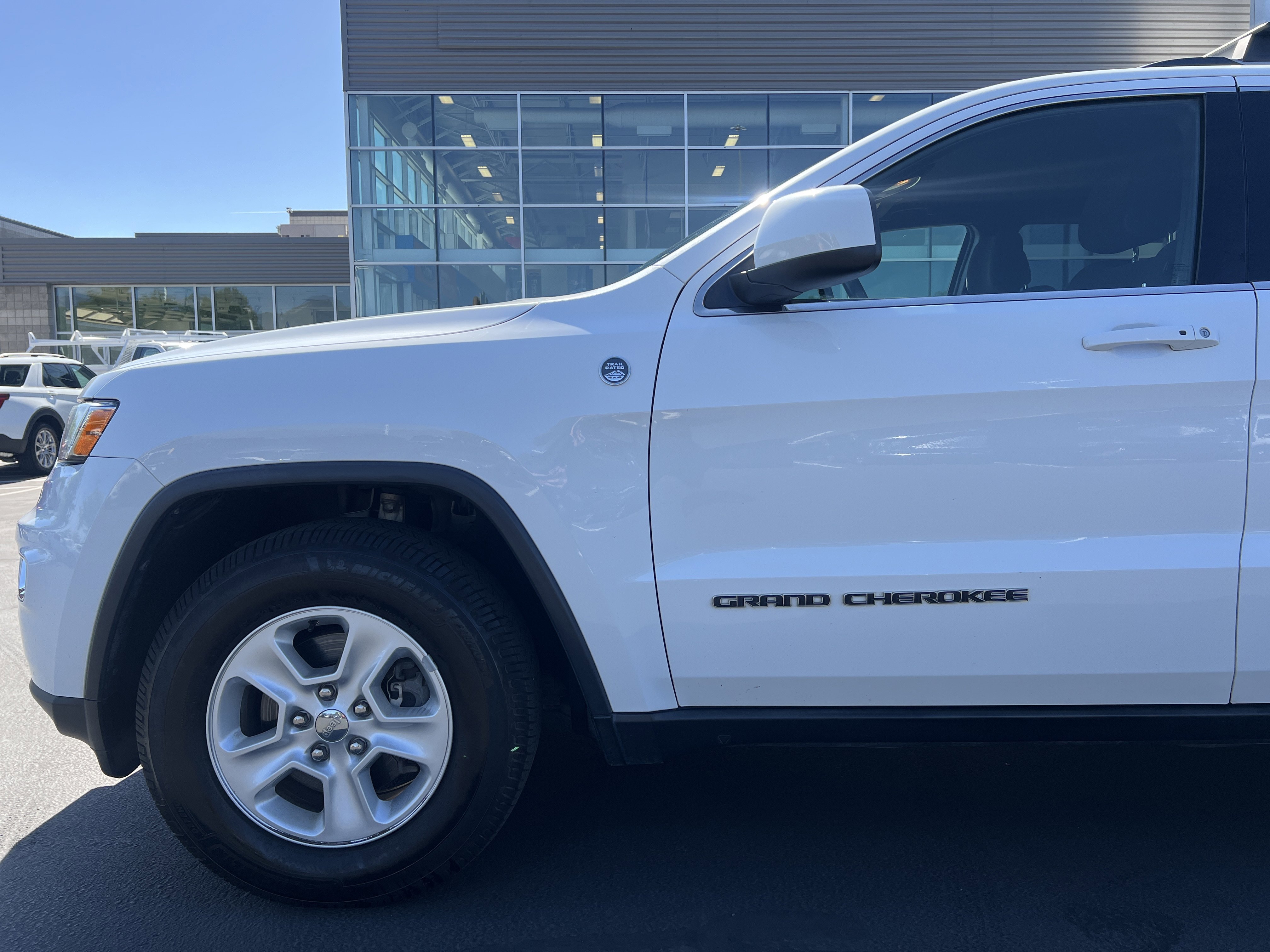 Used 2017 Jeep Grand Cherokee Laredo w/ Quick Order Package 23E AWD/4WD image 10