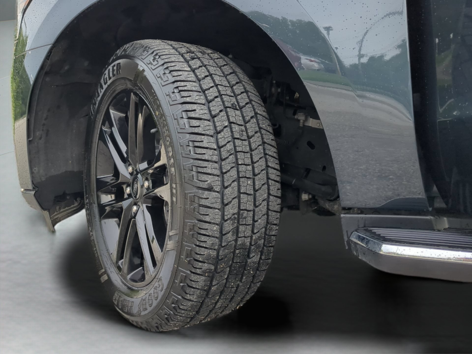 Certified 2023 Ford Expedition XLT RWD image 74