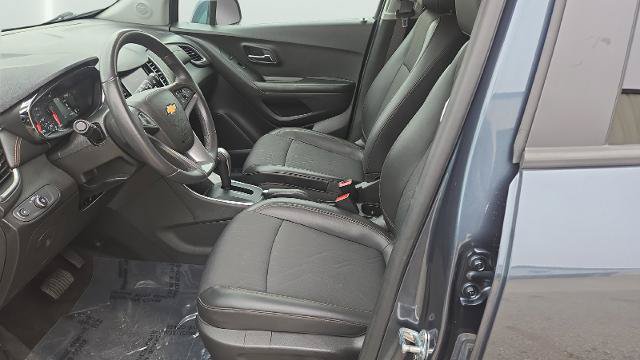 Used 2022 Chevrolet Trax LT w/ LT Convenience Package AWD/4WD image 9