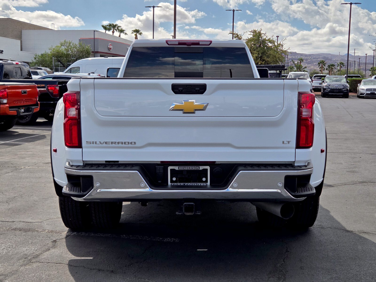 Used 2025 Chevrolet Silverado 3500 LT w/ Safety Package AWD/4WD image 5
