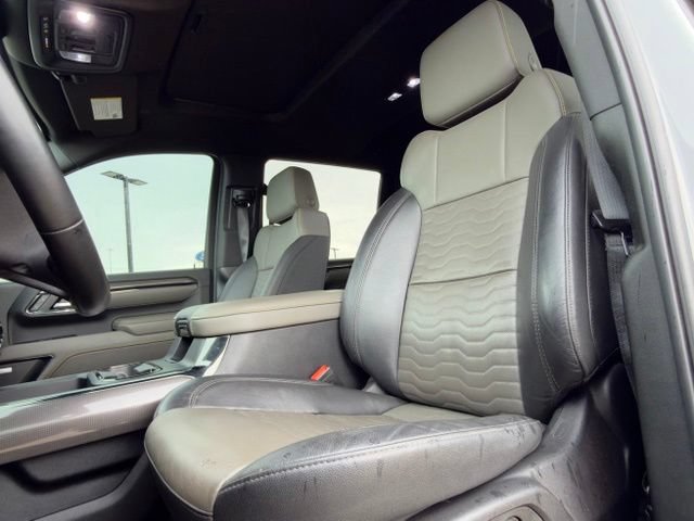 Used 2024 Chevrolet Silverado 2500 ZR2 w/ Technology Package AWD/4WD image 9