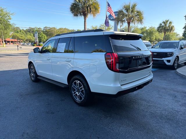 Certified 2025 Ford Expedition Active AWD/4WD image 5