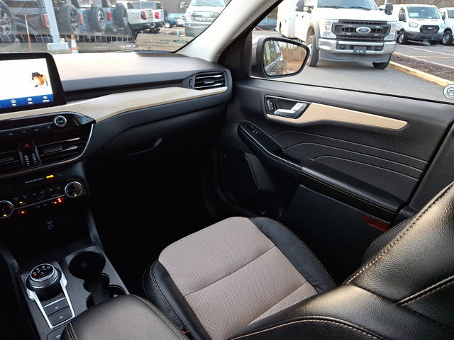 Certified 2022 Ford Escape Titanium w/ Titanium Elite Package image 15