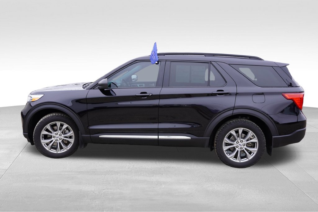 Certified 2022 Ford Explorer XLT w/ Equipment Group 202A AWD/4WD image 10