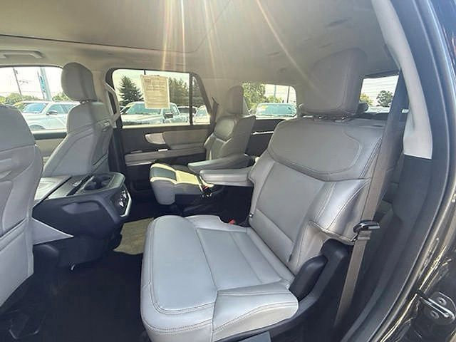 Certified 2025 Ford Expedition Active AWD/4WD image 22