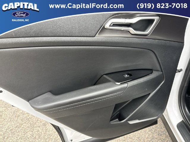 Used 2024 Kia Sportage EX AWD/4WD image 17