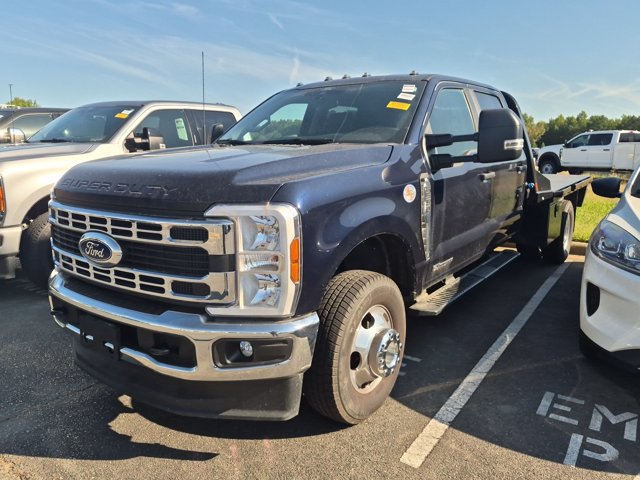 Certified 2025 Ford F350 XL w/ XL Chrome Package AWD/4WD image 4