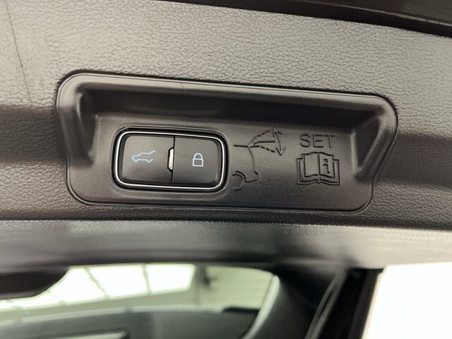 Certified 2025 Ford Explorer Platinum w/ Ultimate Package AWD/4WD image 35