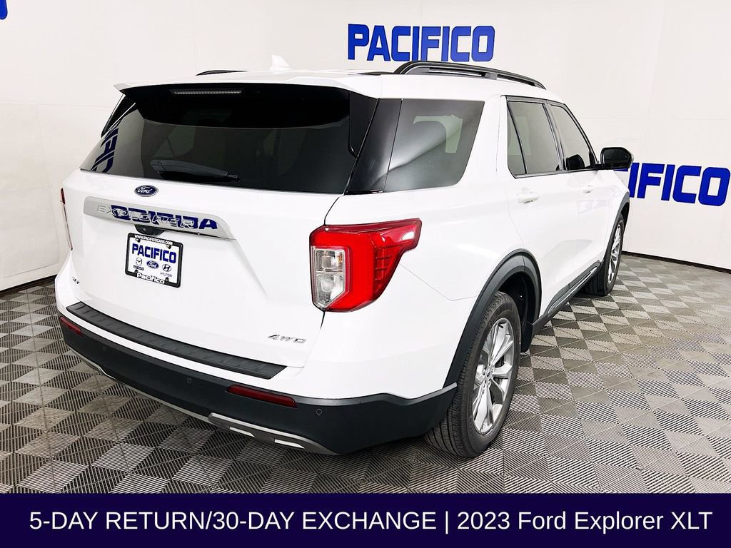 Certified 2023 Ford Explorer XLT w/ Equipment Group 202A image 3