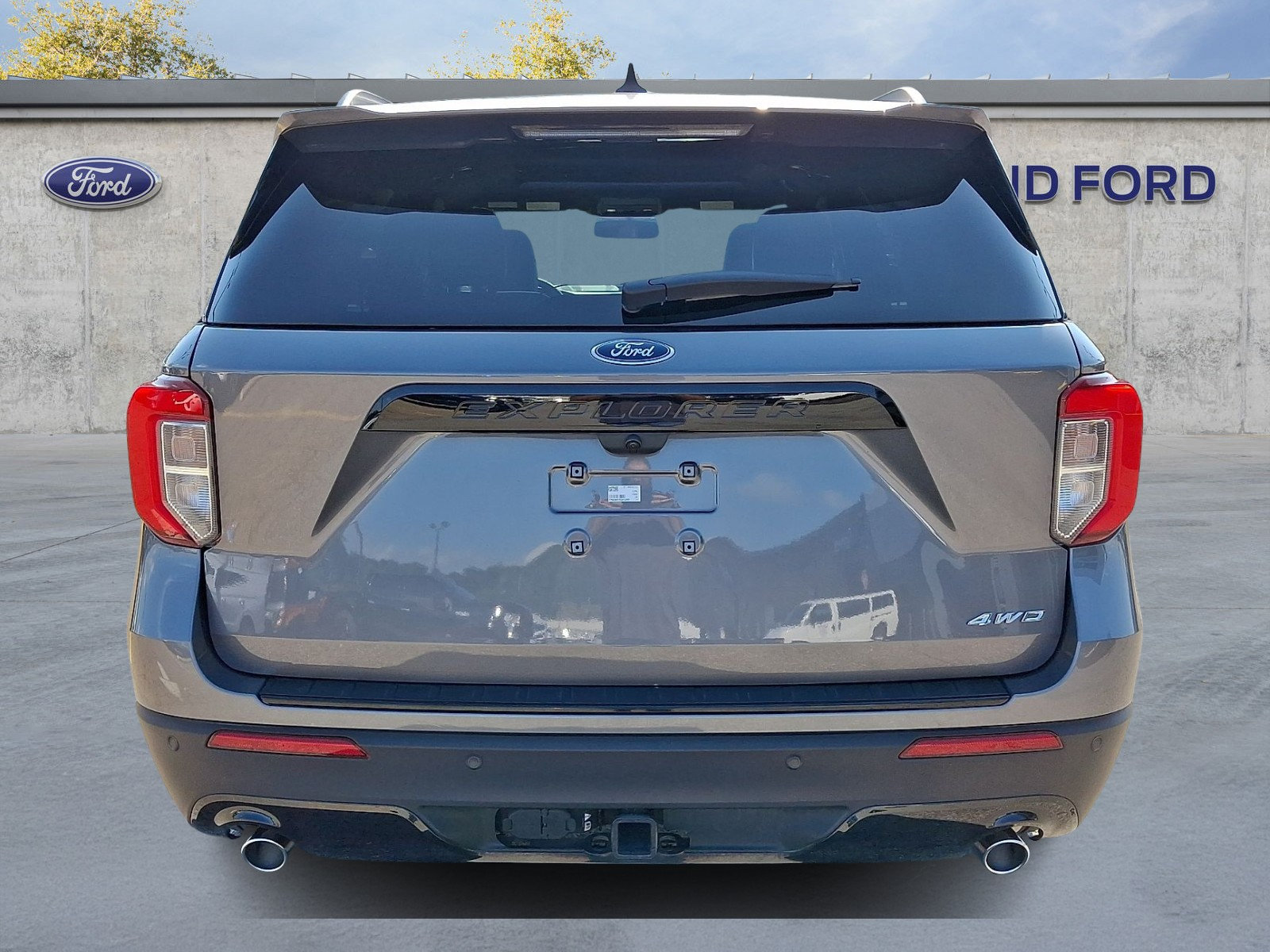 Certified 2024 Ford Explorer ST-Line w/ Class IV Trailer Tow Package AWD/4WD image 5
