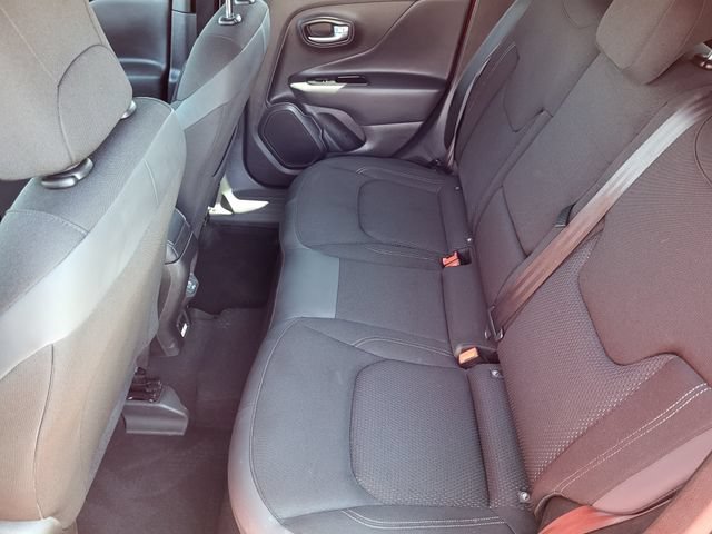 Used 2022 Jeep Renegade Altitude w/ Convenience Group AWD/4WD image 32
