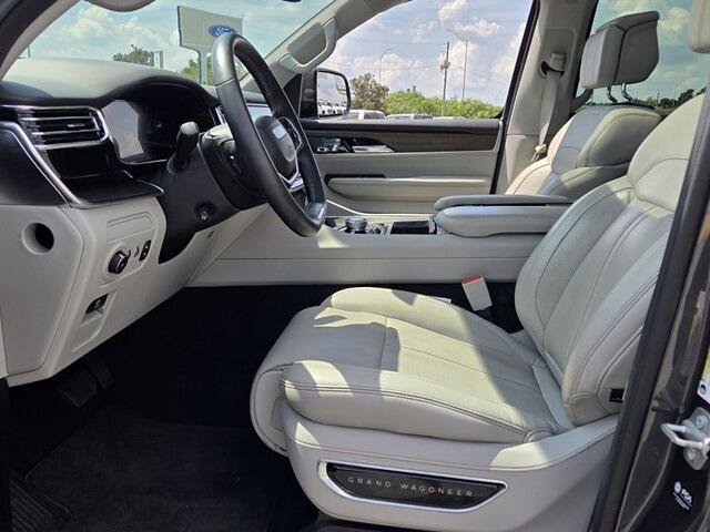Used 2022 Jeep Grand Wagoneer Series I AWD/4WD image 5