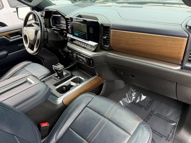 Used 2022 Chevrolet Silverado 1500 High Country w/ High Country Premium Package AWD/4WD image 36