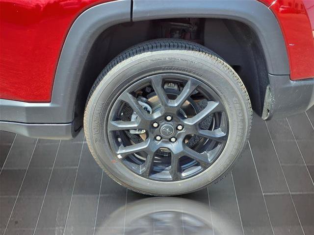 Used 2025 Jeep Compass Latitude w/ Altitude Special Edition AWD/4WD image 17