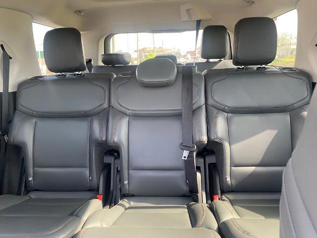 Certified 2025 Ford Expedition Active AWD/4WD image 28