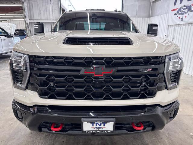 Used 2026 Chevrolet Silverado 2500 ZR2 w/ LPO, Dark Essentials Package AWD/4WD image 3