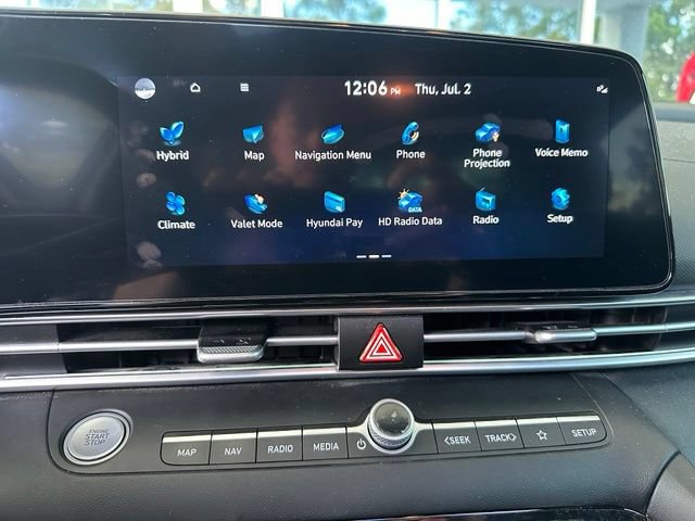 Used 2023 Hyundai Elantra Limited FWD image 17