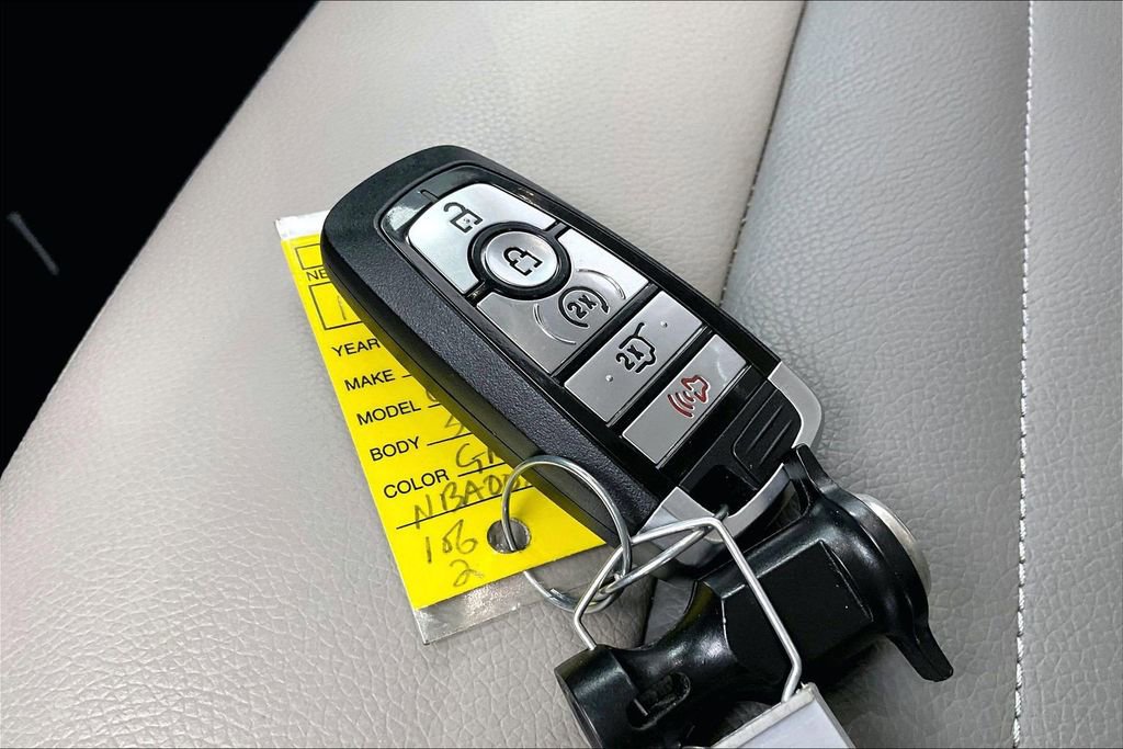 Certified 2022 Ford Edge SEL w/ Sport Appearance Package AWD/4WD image 11