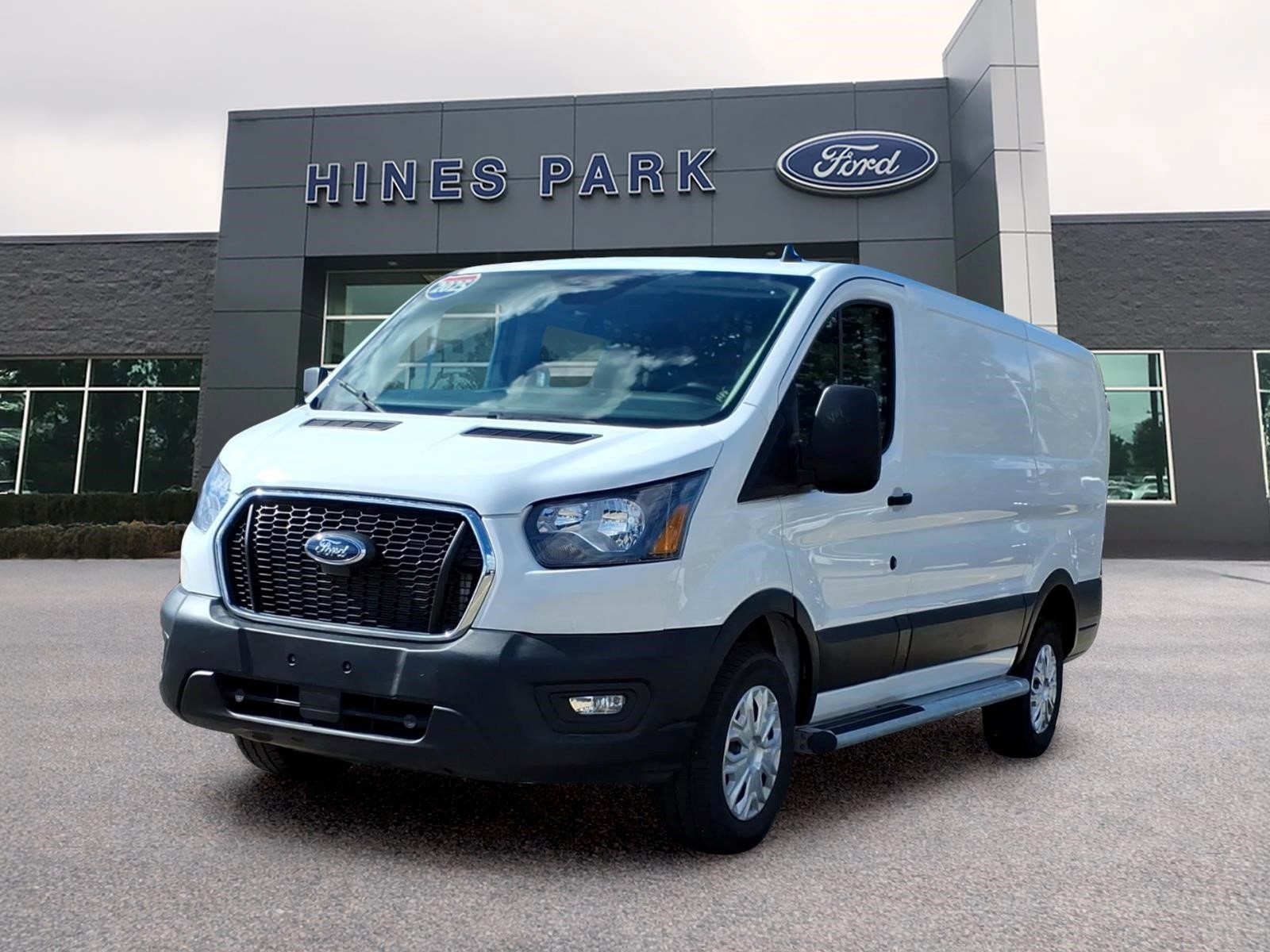 Certified 2025 Ford Transit 250 Low Roof w/ Exterior Upgrade Package RWD image 3