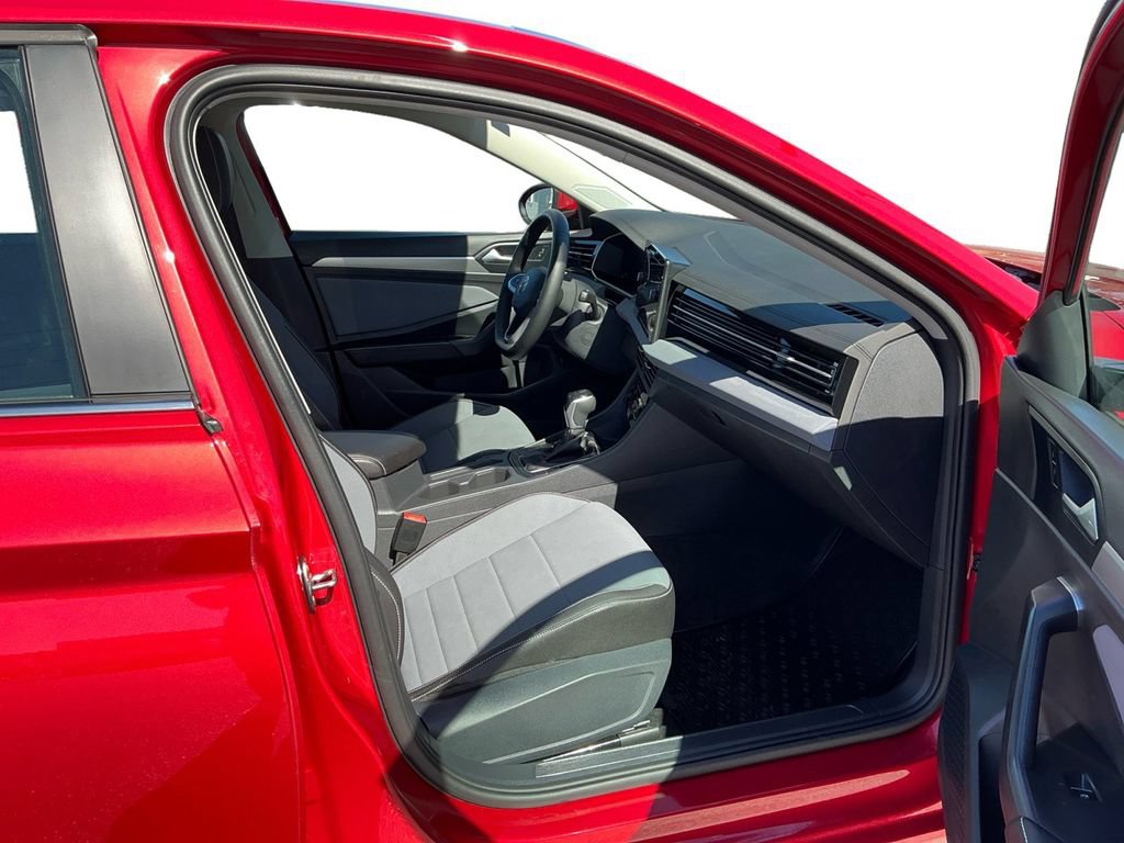 Used 2025 Volkswagen Jetta SE w/ Sunroof Package FWD image 22