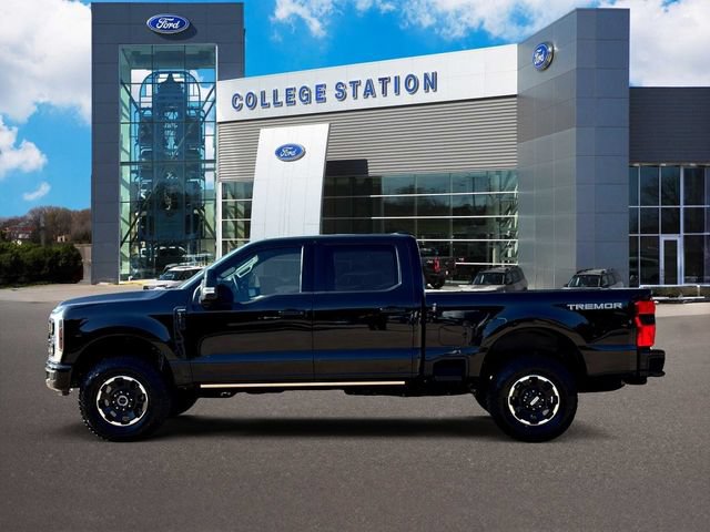 Certified 2025 Ford F250 4x4 Crew Cab Super Duty image 4
