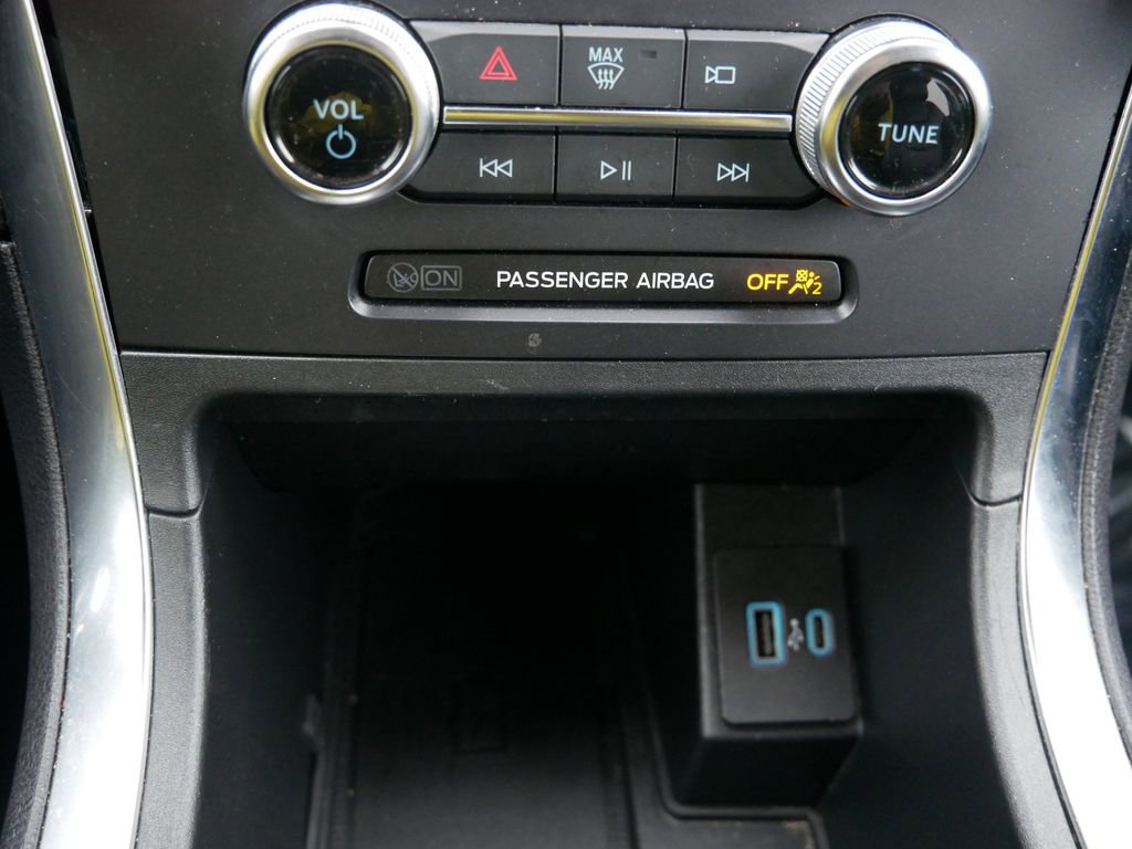 Certified 2024 Ford Edge Titanium image 26