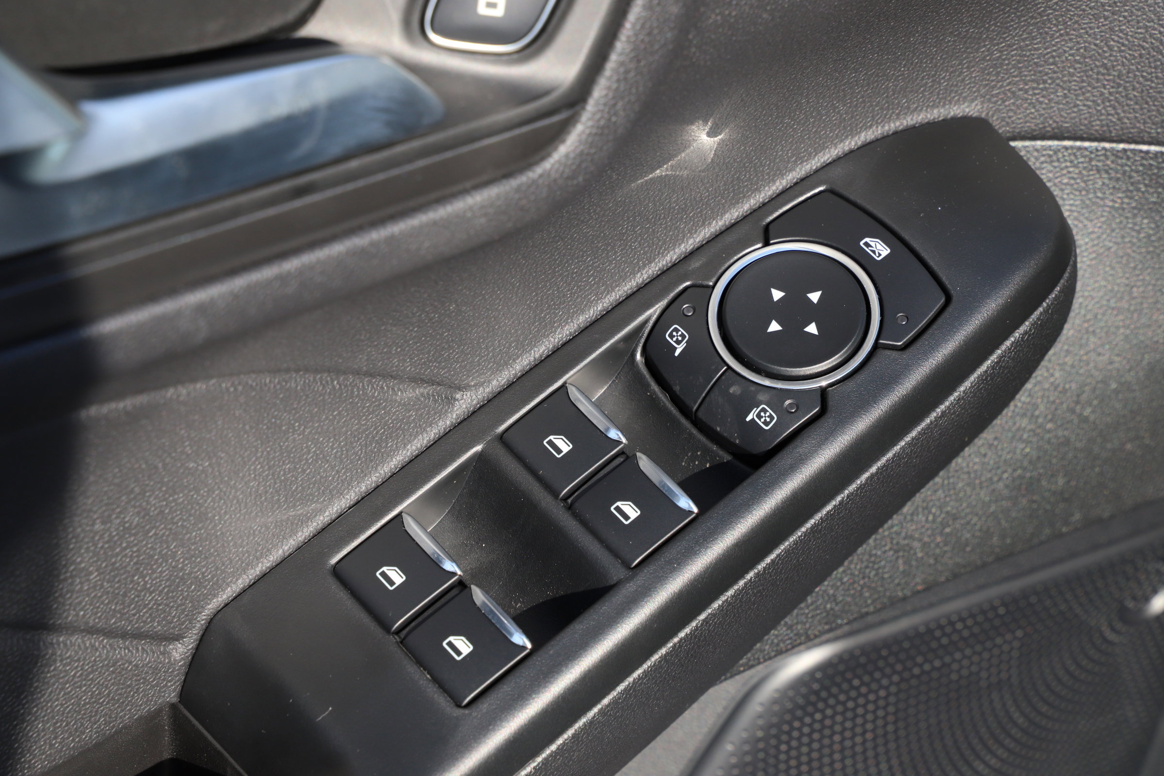 Certified 2025 Ford Escape PHEV image 19