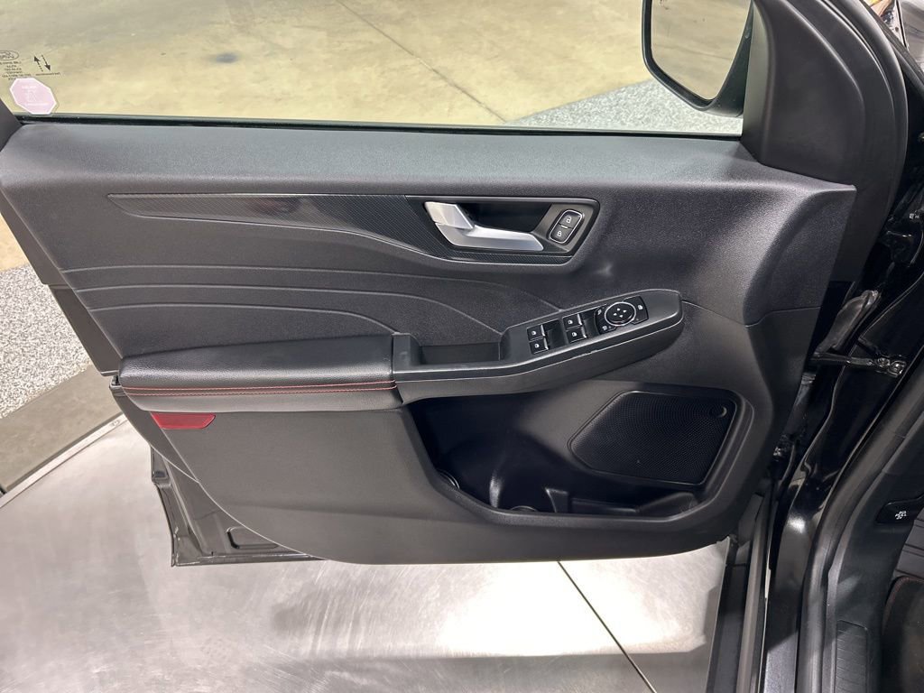 Certified 2023 Ford Escape ST-Line Select w/ Tech Pack #1 image 15