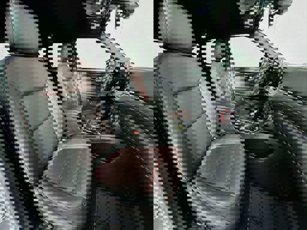 Used 2025 Chevrolet Blazer RS image 18