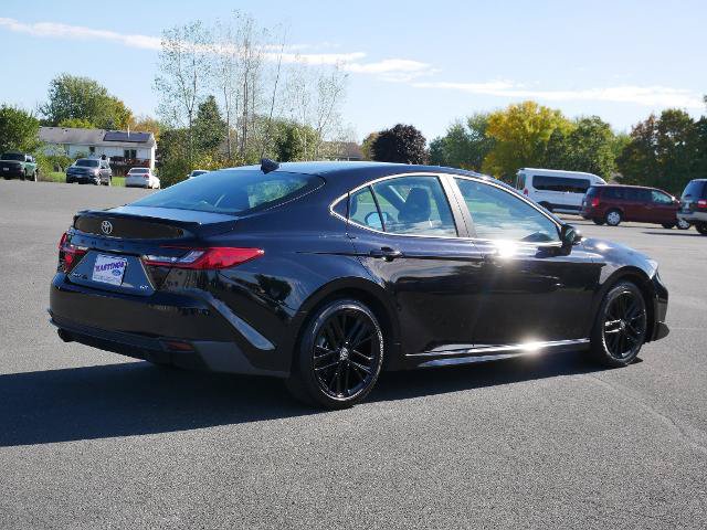 Used 2025 Toyota Camry SE FWD image 5