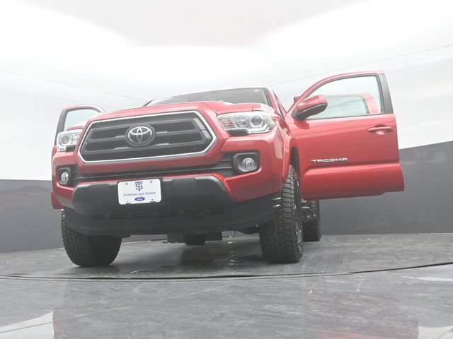 Used 2021 Toyota Tacoma SR5 AWD/4WD image 30