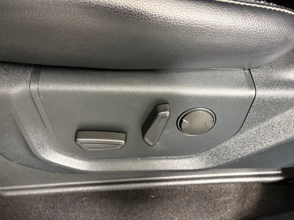 Certified 2020 Ford F150 Lariat w/ Equipment Group 502A Luxury image 13