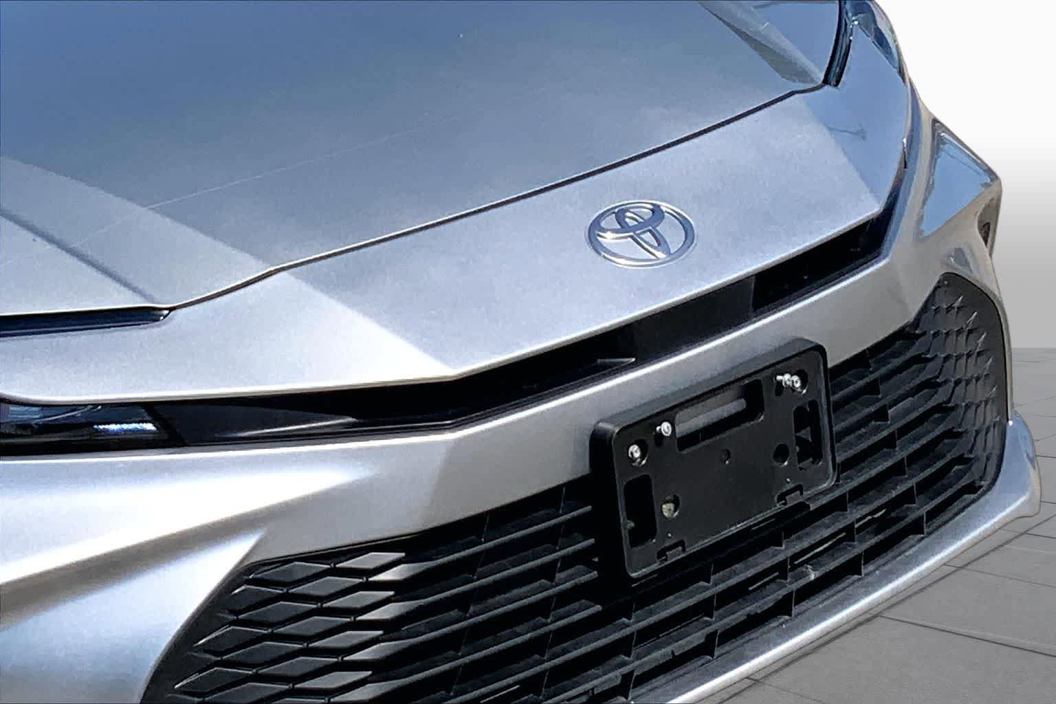 Used 2025 Toyota Camry LE FWD image 26
